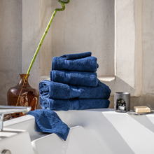 Load image into Gallery viewer, Navy blue Towel 650 GSM