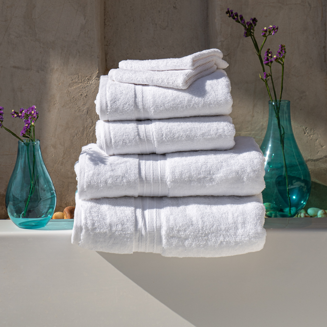 Plain White Towel  650 GSM 140 x 70 cm + 4 Face Towel 30 X30 cm